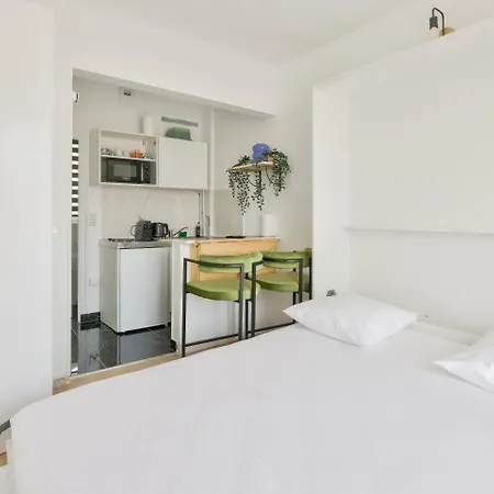 Cosy A 1min A Pied Du Metro Porte Des Lilas Apartment *