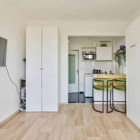Apartment Cosy A 1min A Pied Du Metro Porte Des Lilas Paris
