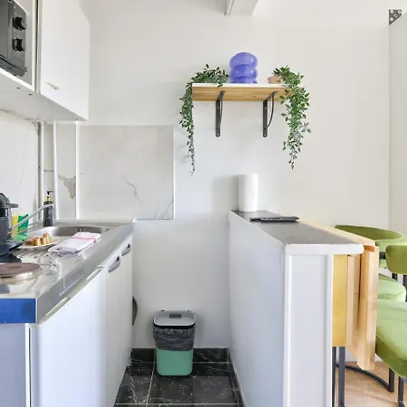 Cosy à 1min à Pied Du Métro Porte Des Lilas *