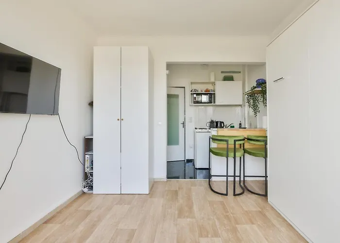 Apartment Cosy A 1min A Pied Du Metro Porte Des Lilas Paris